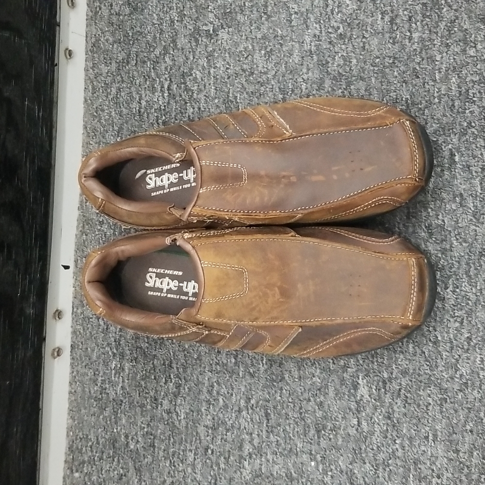 Skechers shape ups slip on 8 brand new